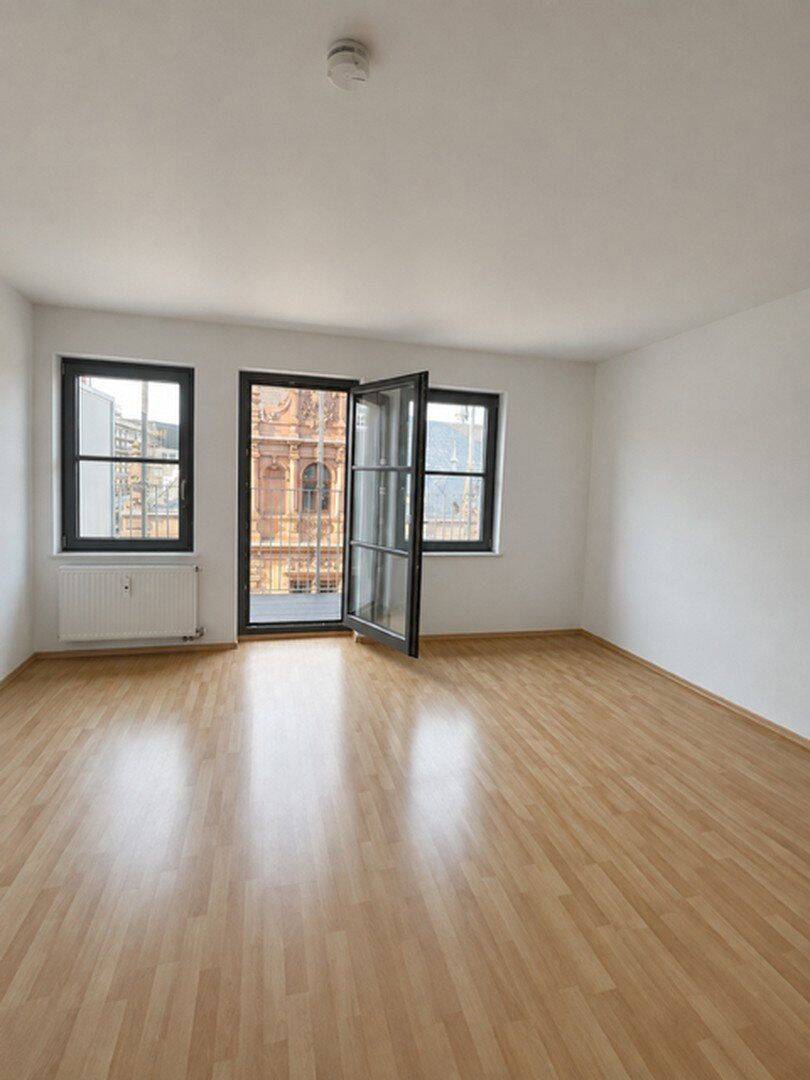 TOPLAGE ! Helle, sanierte 1-Zimmer Wohnung mit Balkon, 60313 Frankfurt am Main (Altstadt Innenstadt)