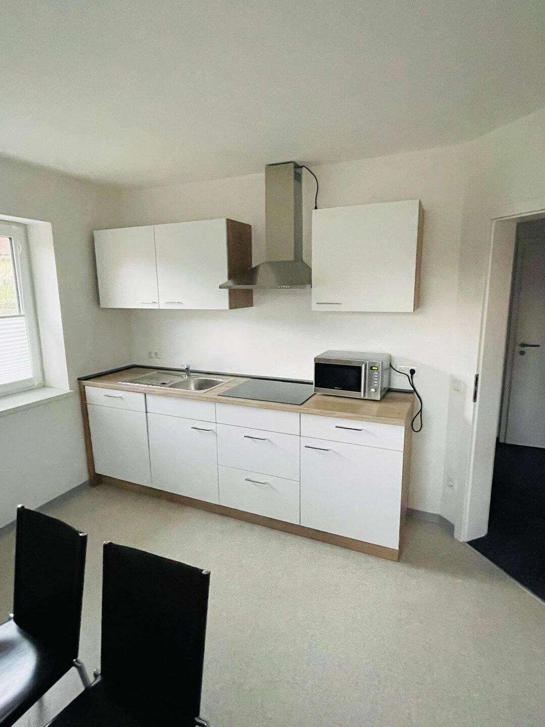TOP Kernsanierte 2-Zimmer-Wohnung mit Balkon, 97654 Bastheim