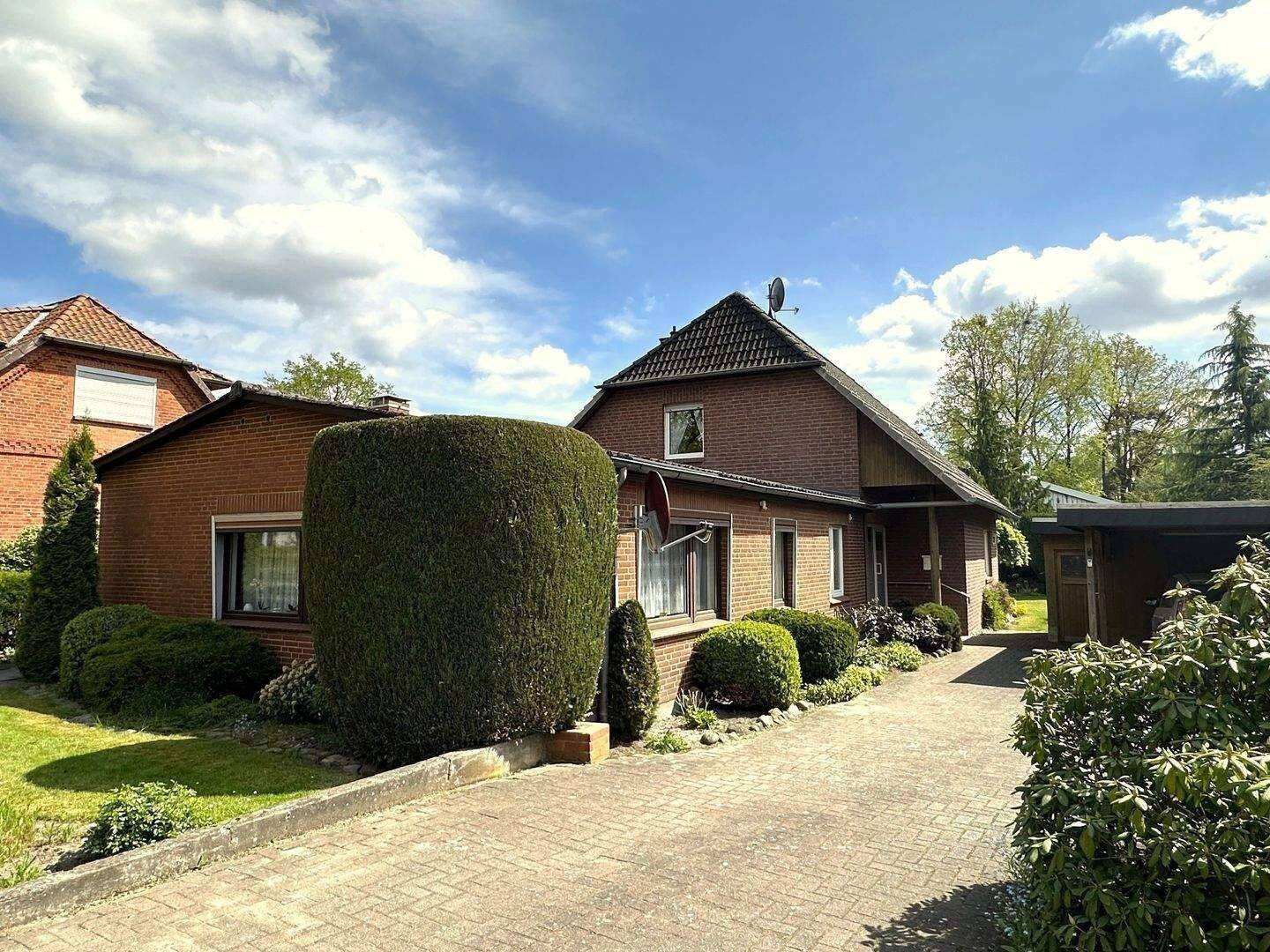 Einfamilienhaus mit Einliegerwohnung, 29553 Bienenbüttel