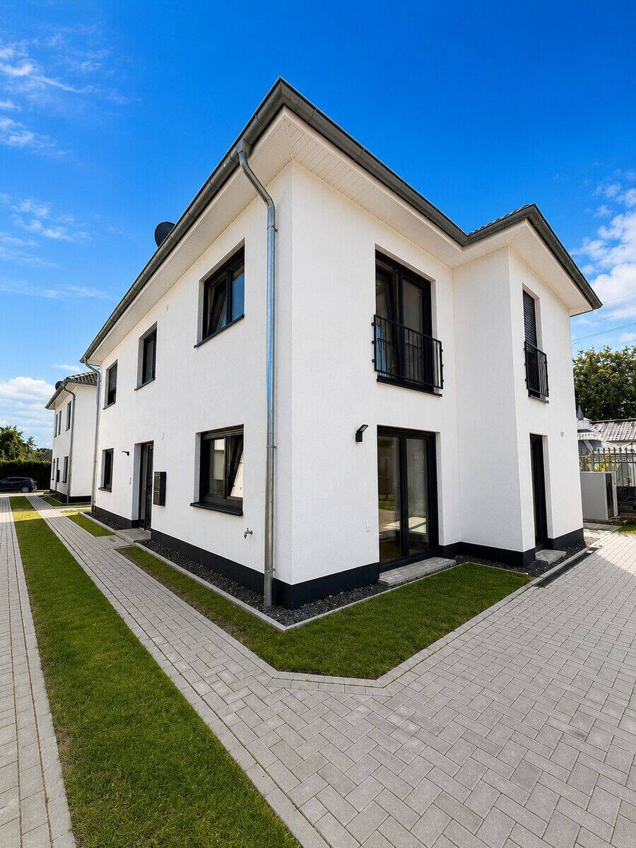 Moderne 3-Zimmer-Neubauwohnung mit Terrasse / 82 m² im Zweifamilienhaus, 22113 Oststeinbek (Bergedorf)