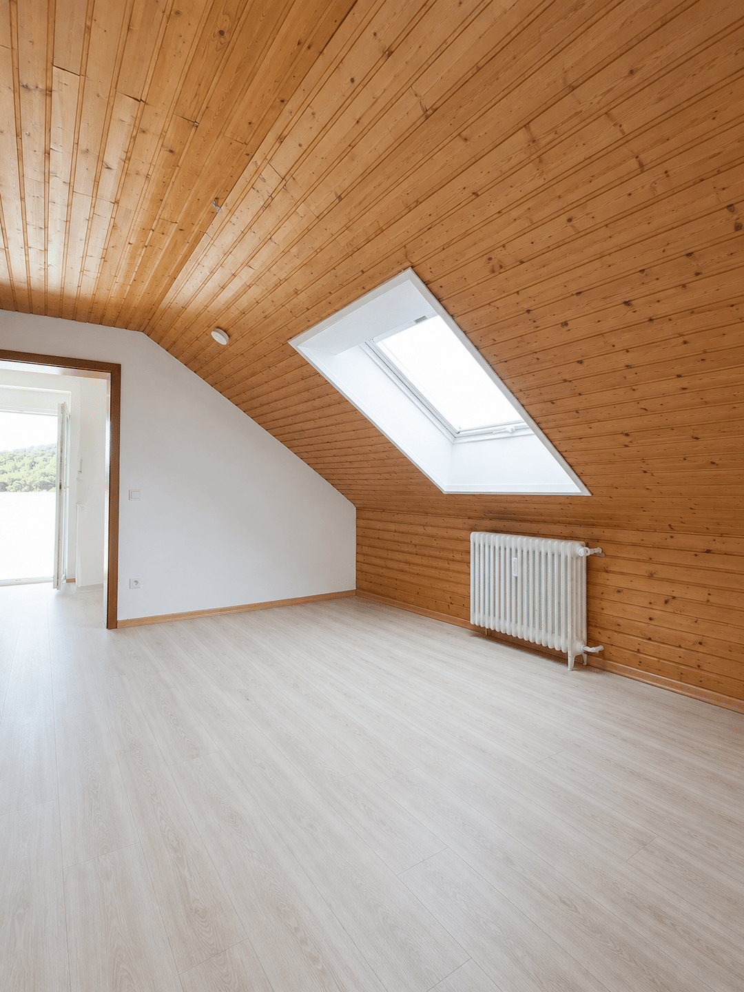 Lichtdurchflutete Maisonette-Wohnung mit Dachterrasse am Homburg, 66123 Saarbrücken