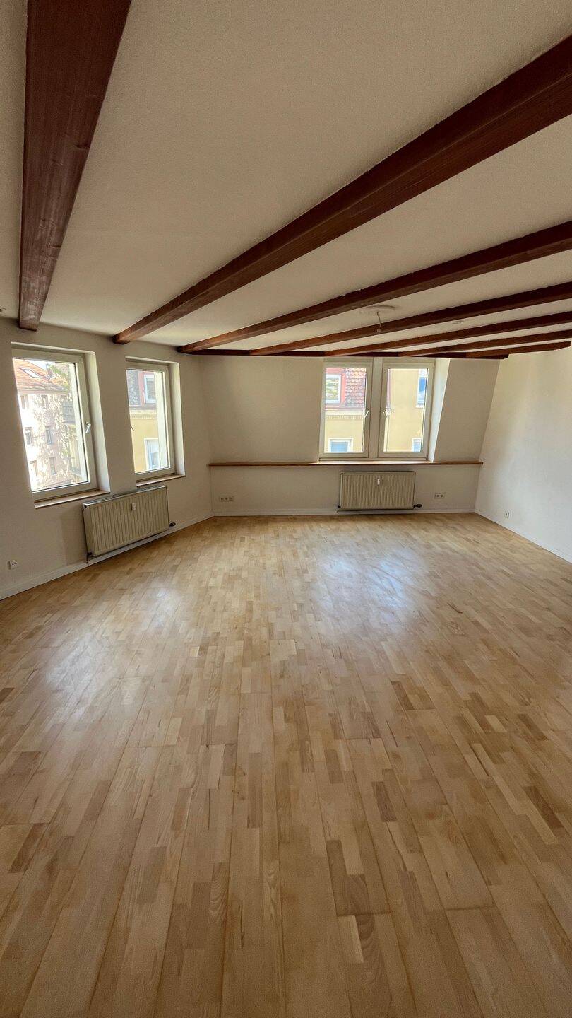 Helle und großzügige Wohnung, 90478 Nürnberg (Dutzendteich Gleißhammer Glockenhof Sankt Peter Zerzabelshof)