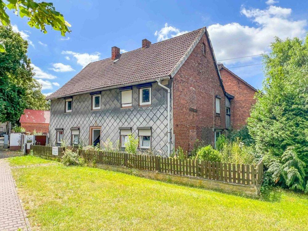 Geräumiges Haus mit großer Garage – Sanierungsbedarf – keine Maklerprovision, 39356 Flechtingen