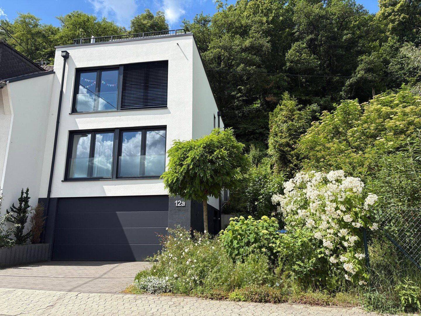 Architektenhaus mit Rheinblick – Neubau 2020 in Brohl-Lützing, 56656 Brohl-Lützing