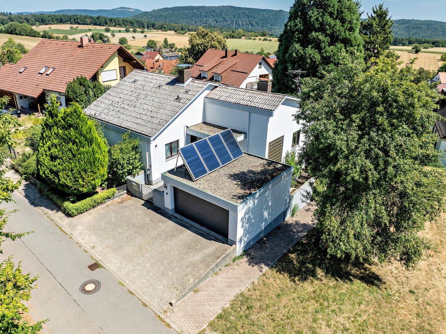 Außergewöhnlich großzügiges Wohnhaus in naturnaher Lage!, 69436 Schönbrunn