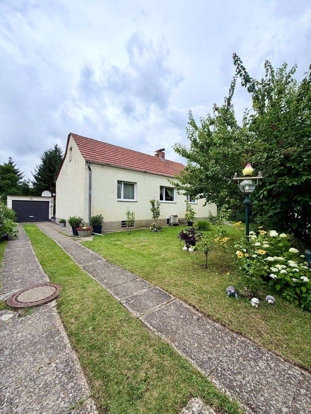 Traumhaftes Familiendomizil mit weitläufigem Eigengarten und Obstbaumbestand, 12357 Berlin (Neukölln Buckow Rudow)