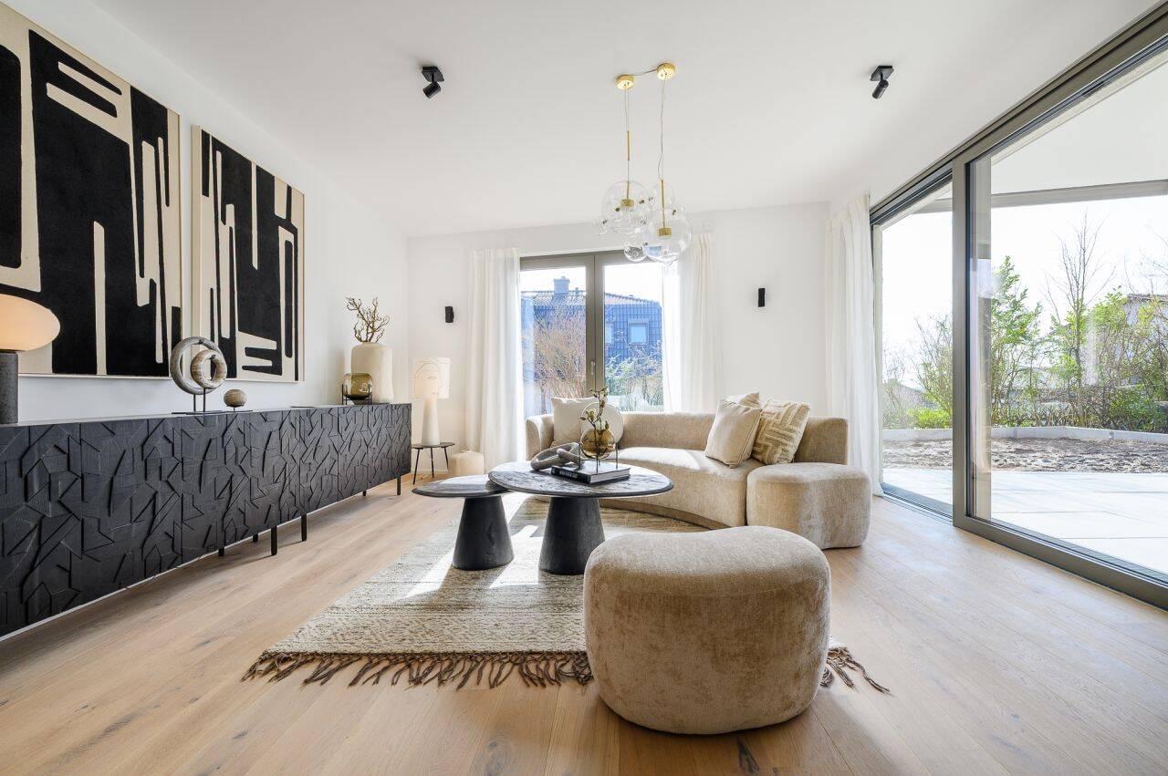 Königsteiner Eleganz mit einem Privatgarten von 233 m², 61462 Königstein im Taunus