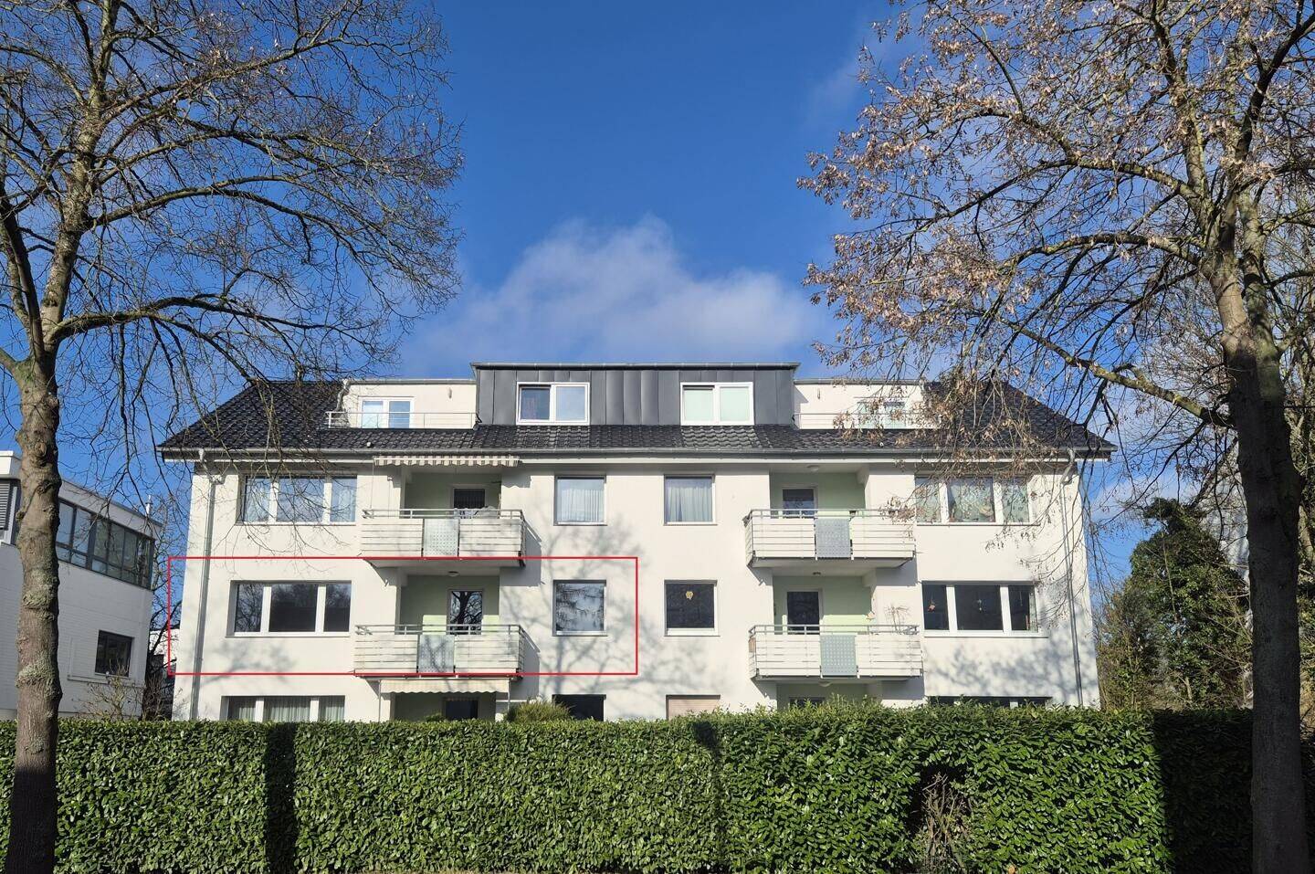 Großzügige 4-Zimmerwohnung mit Balkon in begehrter Wohnlage von Bonn-Röttgen!, 53125 Bonn