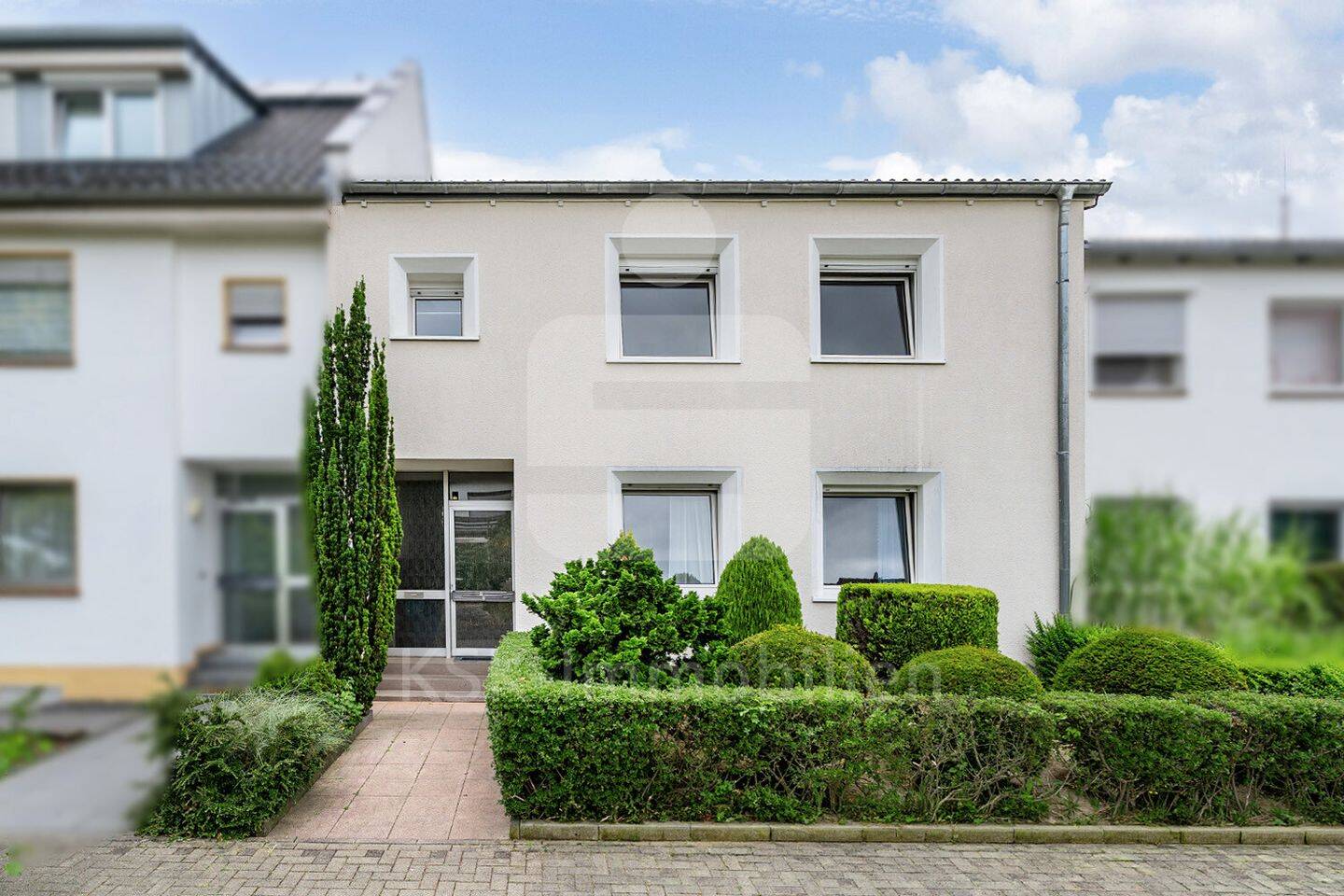 Viel Platz für Ihre Zukunft – Gepflegtes Reihenhaus mit großem Garten in zentraler Lage von Pulheim, 50259 Pulheim