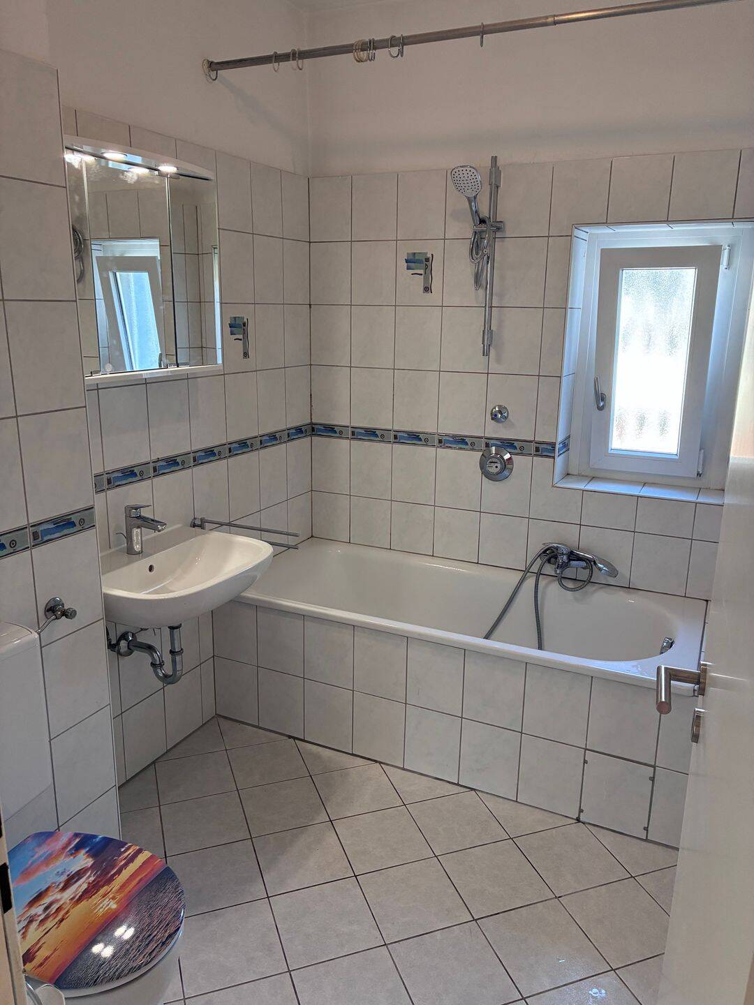 Provisionsfreie 2-ZKB mit Tageslichtbad, 65933 Frankfurt am Main (Griesheim)