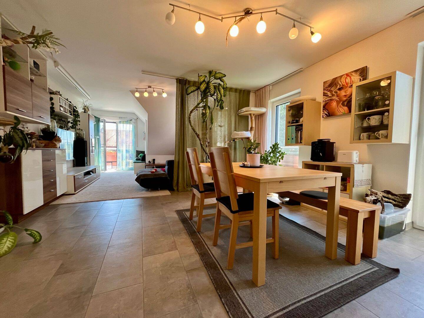Großzügige drei Zimmer Dachgeschosswohnung, 86853 Langerringen