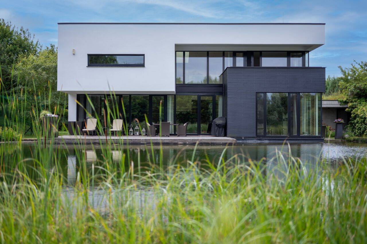 ++ HAUS AM SEE ++ Außergewöhnliches Anwesen mit zwei Häusern und privatem Schwimmteich, 36124 Eichenzell