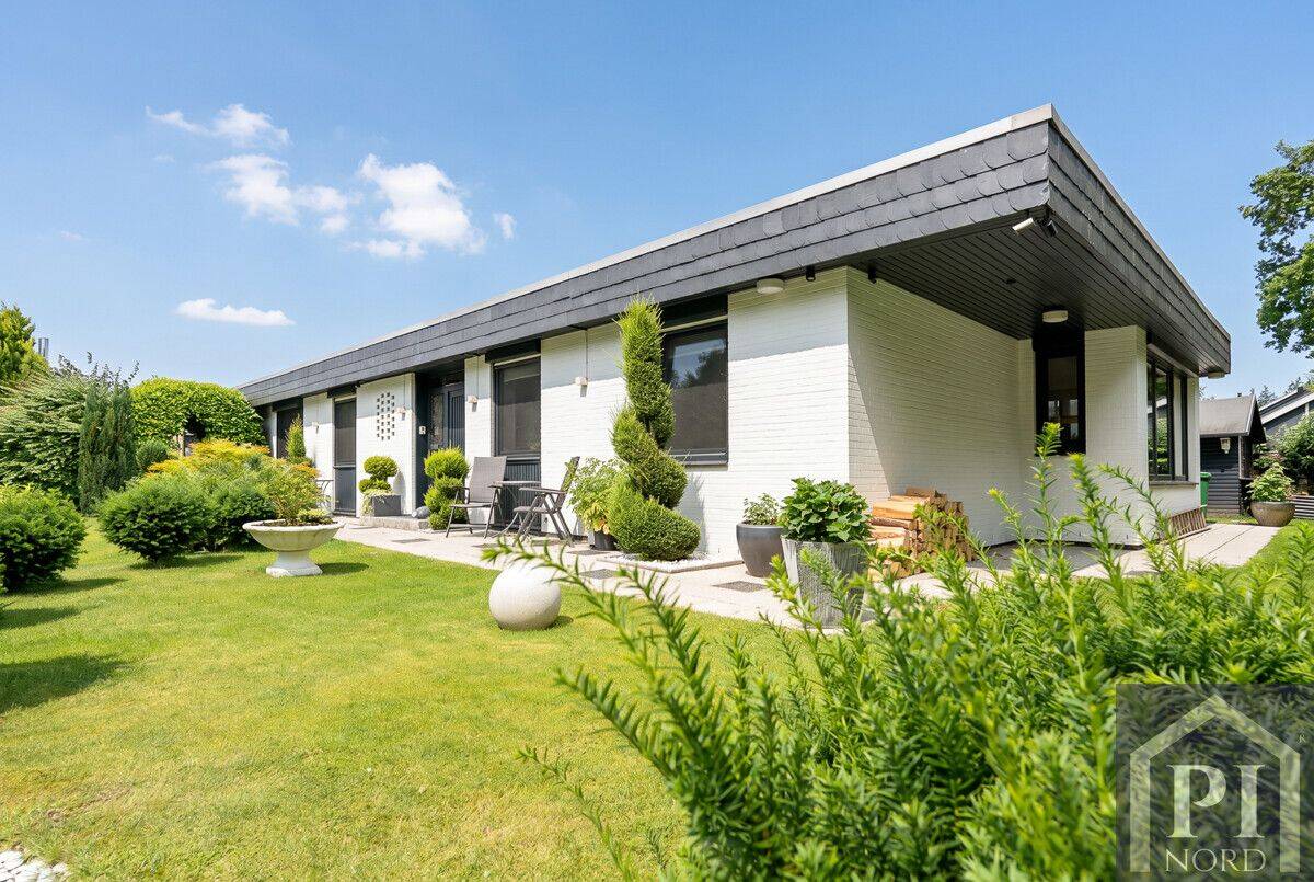 Großzügiger Flachdachbungalow in Altenholz-Klausdorf, 24161 Altenholz