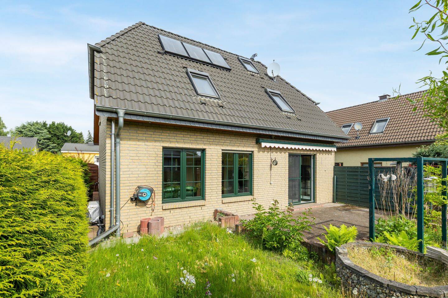 Einfamilienhaus in Marzahn – Inkl. Einbauküche, Fußbodenheizung, Rollläden, Garage, Treppenlift, 12685 Berlin (Marzahn-Hellersdorf Marzahn)
