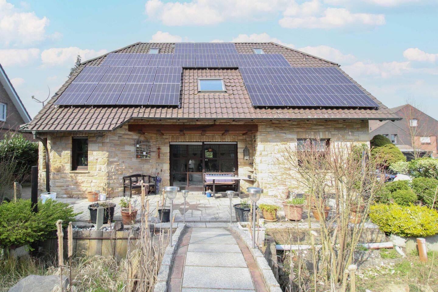 Preis reduziert auf 449.000 € – Exklusives EFH mit Bruchsteinfassade und PV-Anlage in Rheda, 33378 Rheda-Wiedenbrück
