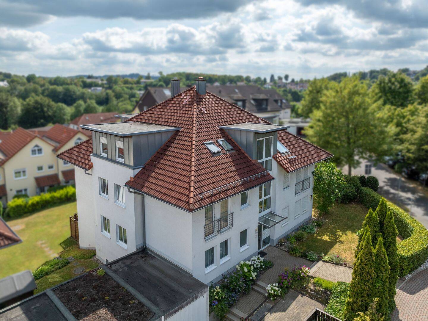 RARITÄT. SELTEN. WEITBLICK. | Dachgeschosswohnung in der Stadtvilla Europa-Allee, 58515 Lüdenscheid