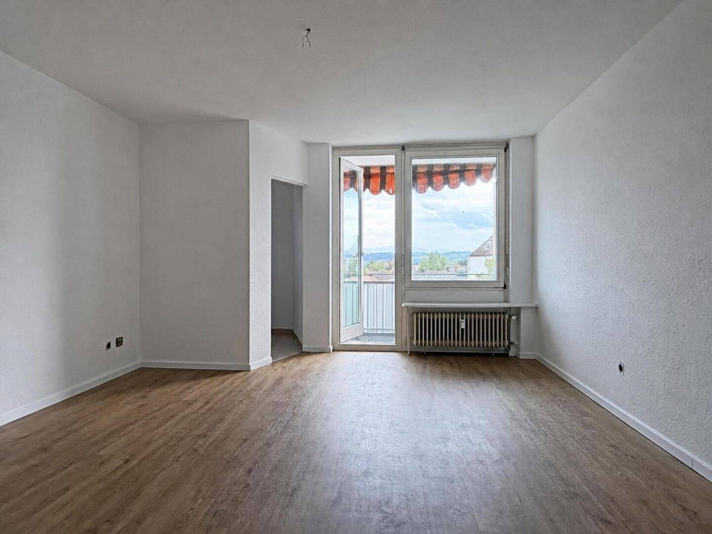 Lieber Schlüssel statt Miete. 1 großes Zimmer plus Küche, Bad und Balkon. 33 m² nur für Dich., 78464 Konstanz