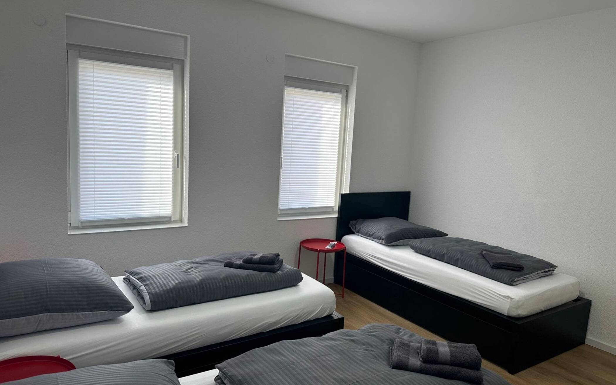 Möbliertes Zimmer, Auf Zeit & WG in Stuttgart ab 1 Monat flexibel mieten, 70329 Stuttgart (Hedelfingen Obertürkheim Rohracker Uhlbach)