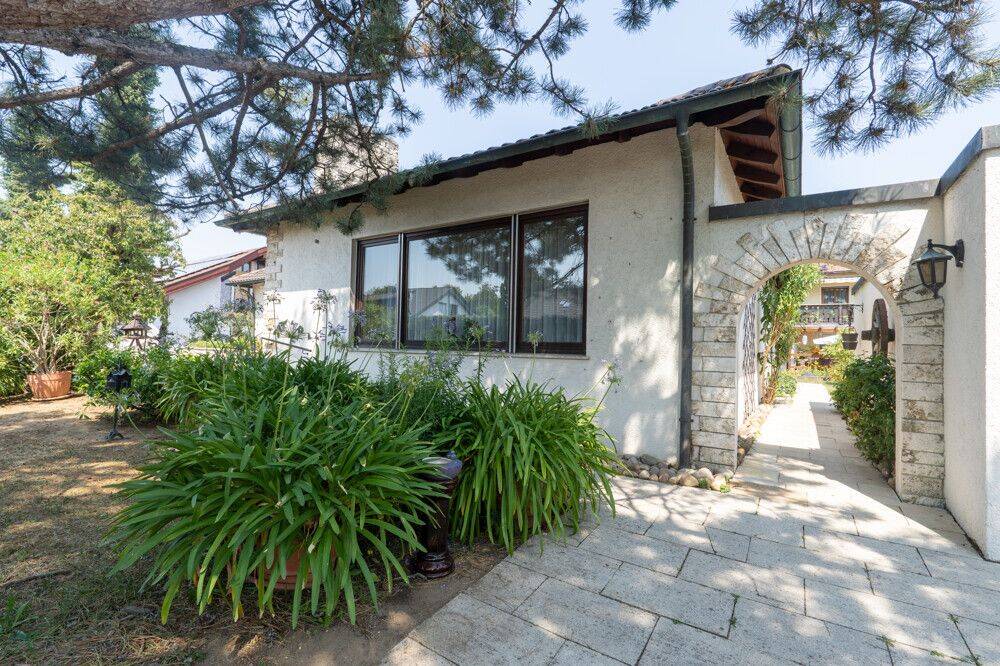 Stilvoller Bungalow in ruhiger Sackgasse mit Garten, Terrasse und Garage, 74385 Pleidelsheim