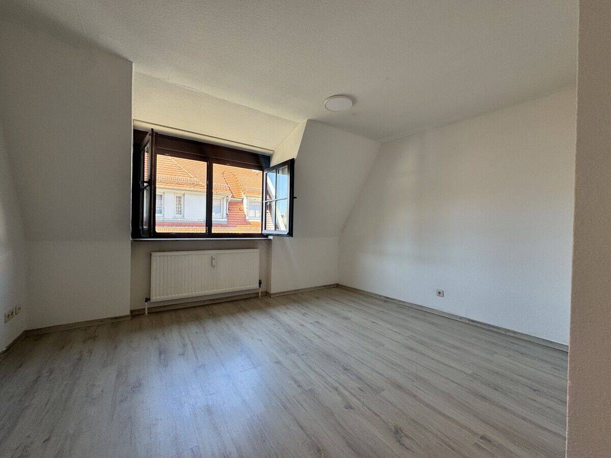 Clever investieren oder selbst einziehen – 2-Zimmer-Wohnung in attraktiver Lage, 90478 Nürnberg (Dutzendteich Gleißhammer Glockenhof Sankt Peter Zerzabelshof)
