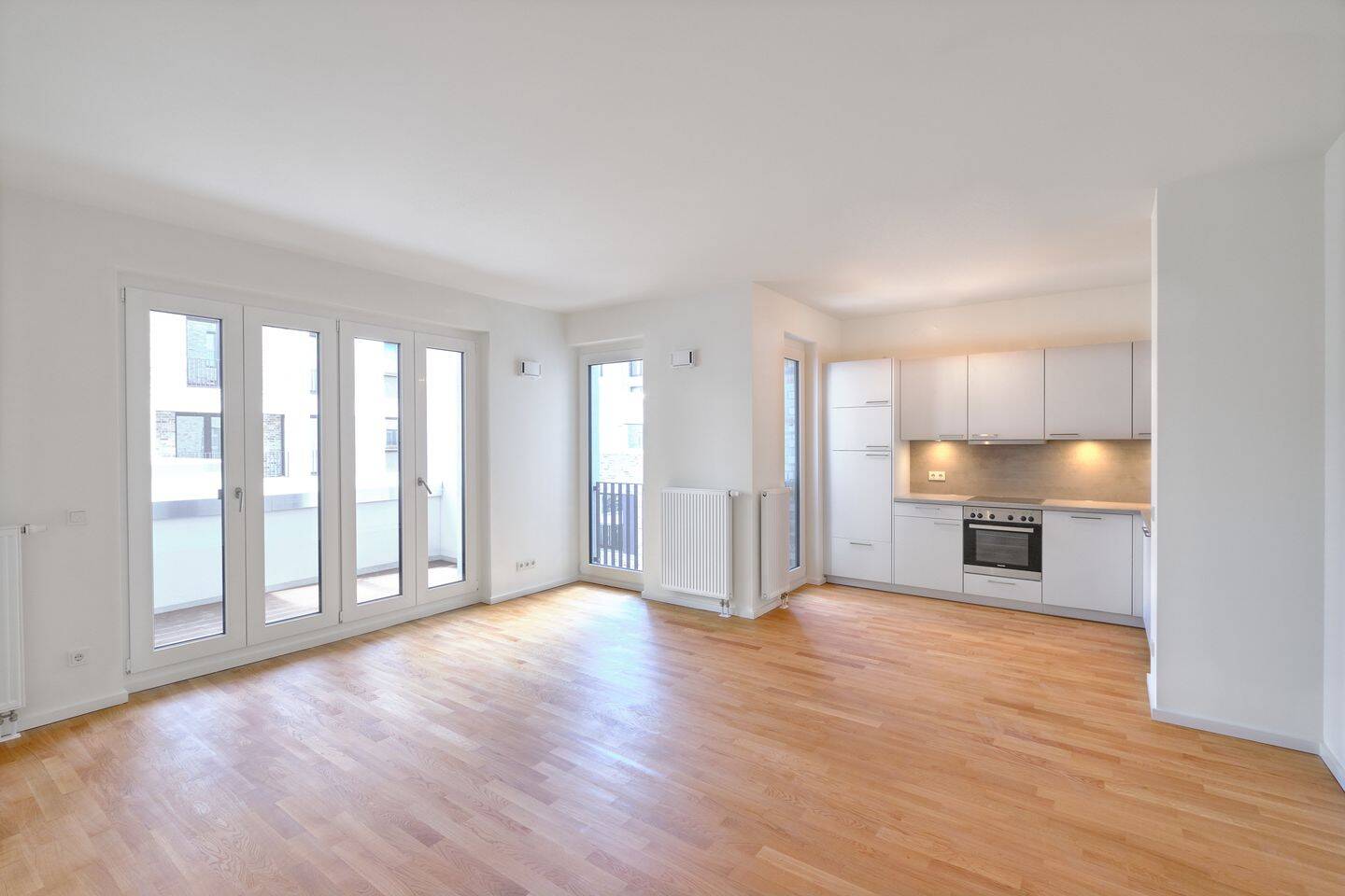 Moderne 2-Zimmerwohnung mit Einbauküche und Loggia, 63067 Offenbach am Main (Kaiserlei Offenbach am Main)