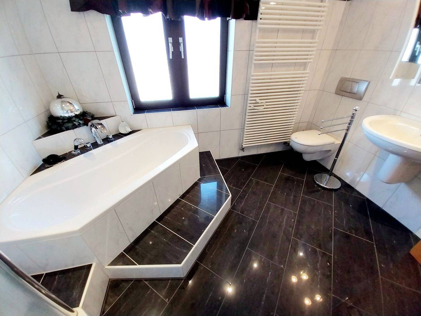 Neue Wohnung mit Marmorbad und neuer hochwertiger EBK Regenstauf, 93128 Regenstauf