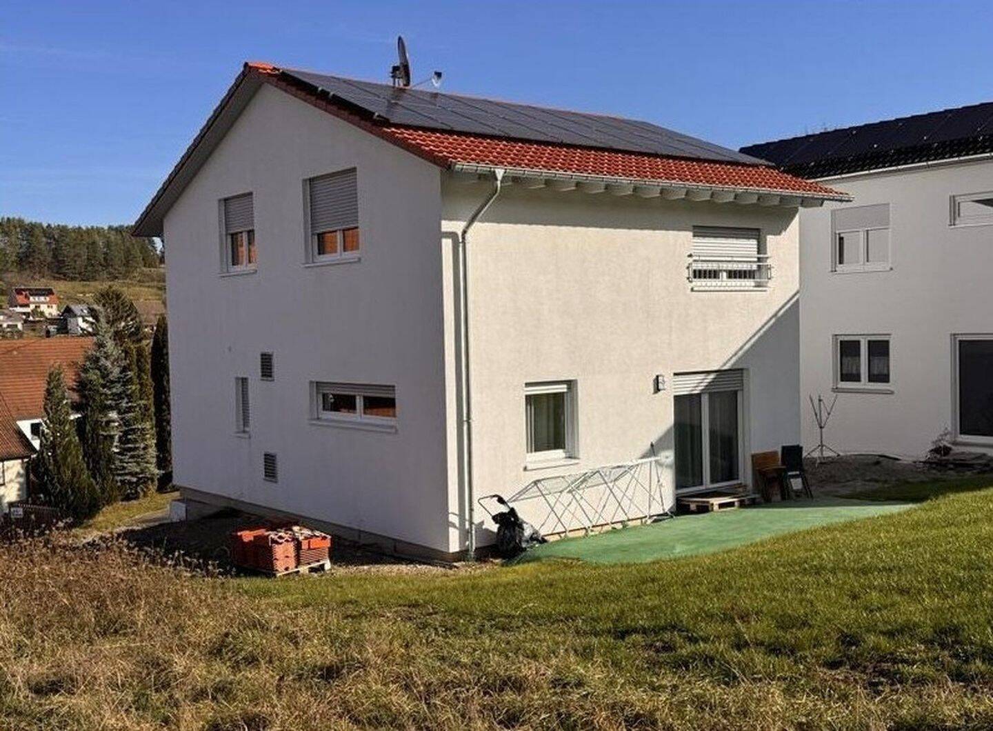 Neubau 2024 mit PV & Speicher: Ruhiges Haus im Grünen bei Haiterbach – Sehr niedrige Nebenkosten, 72221 Haiterbach