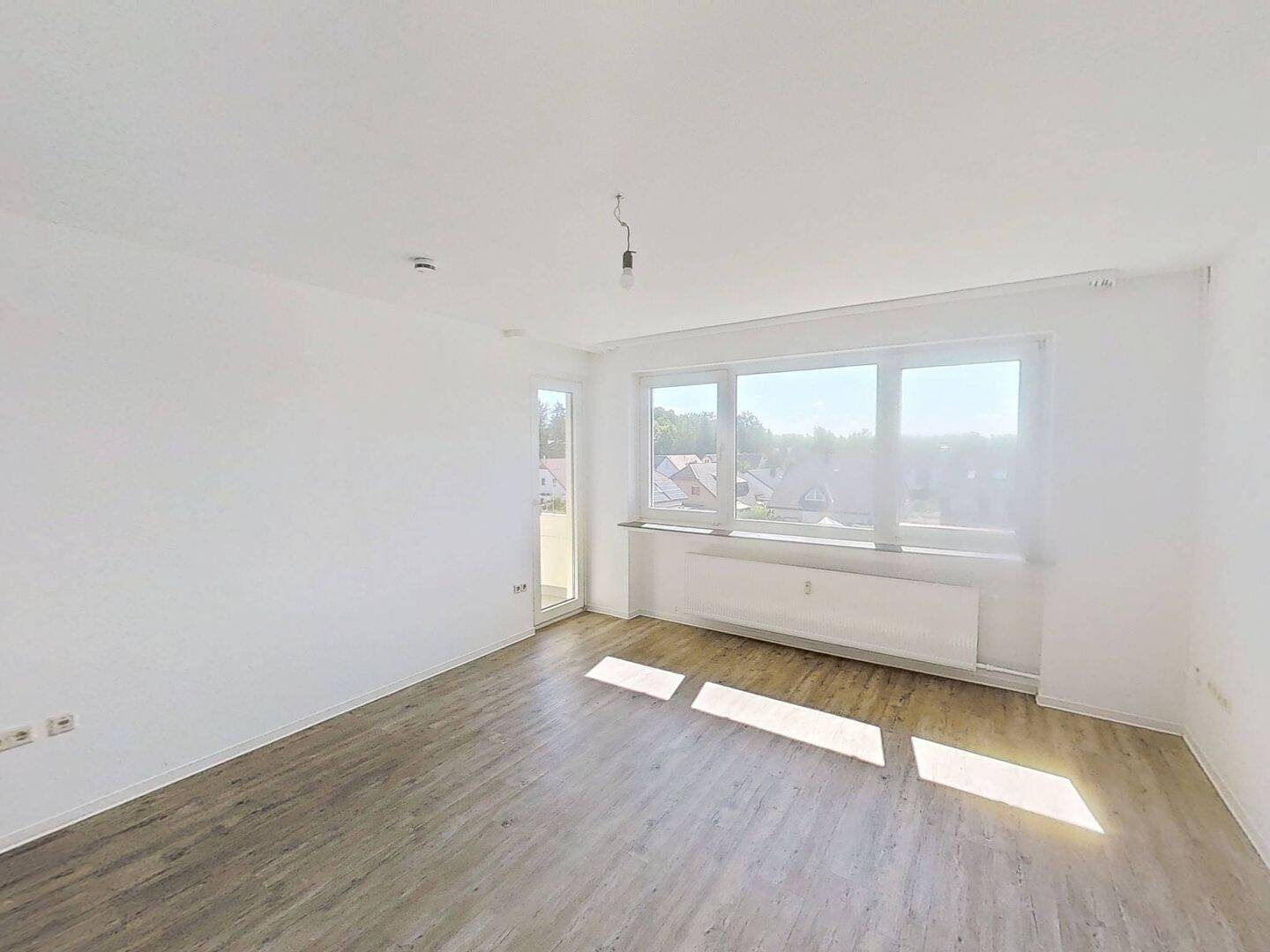 Große 3-Zimmer-Wohnung mit BALKON und viel Lichteinfall, 33104 Paderborn
