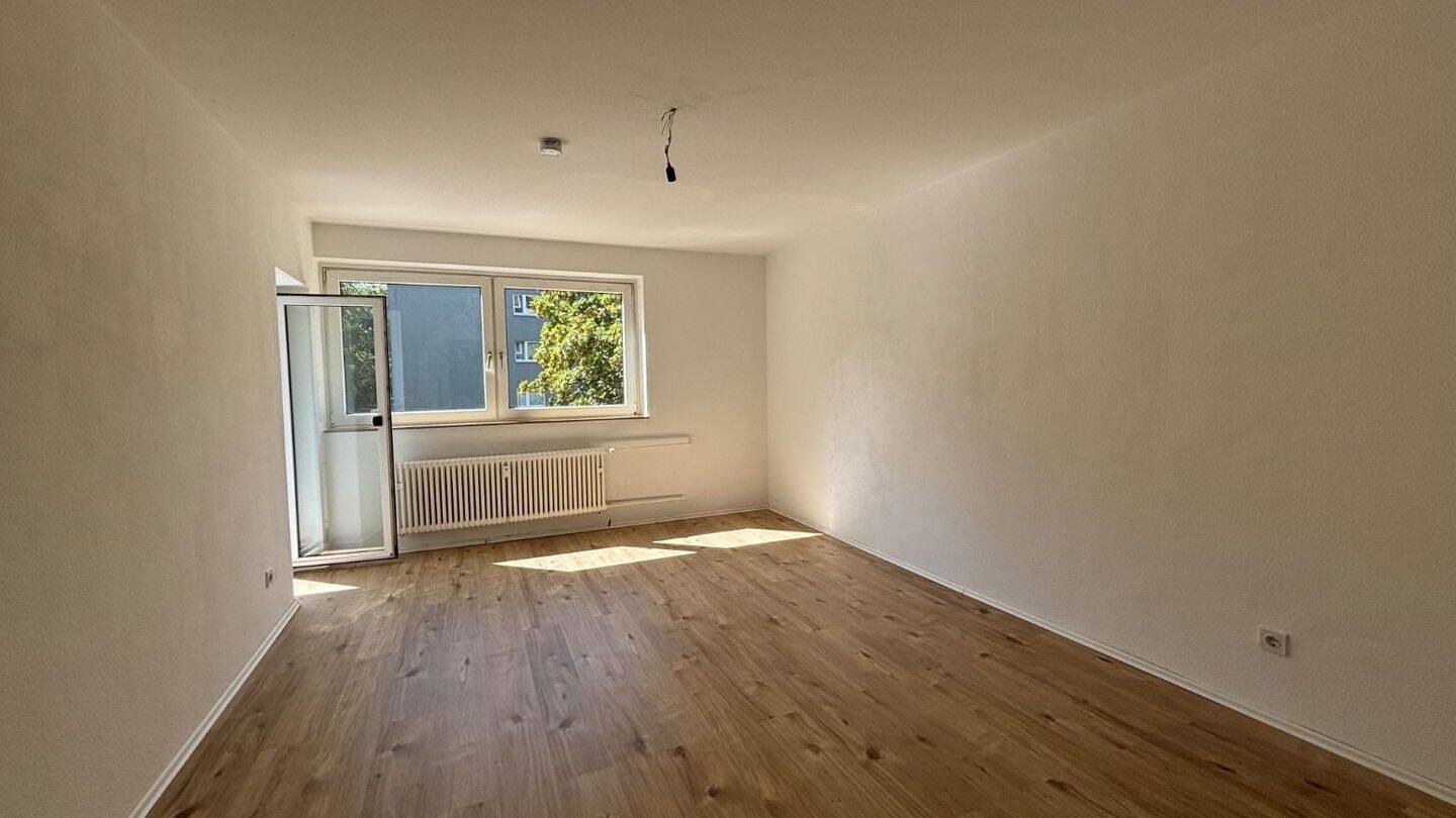 Gepflegte 3-Zimmer-Wohnung mit Balkon in Dortmund!, 44287 Dortmund (Aplerbeck Aplerbecker Mark Berghofen Schüren Sölde)