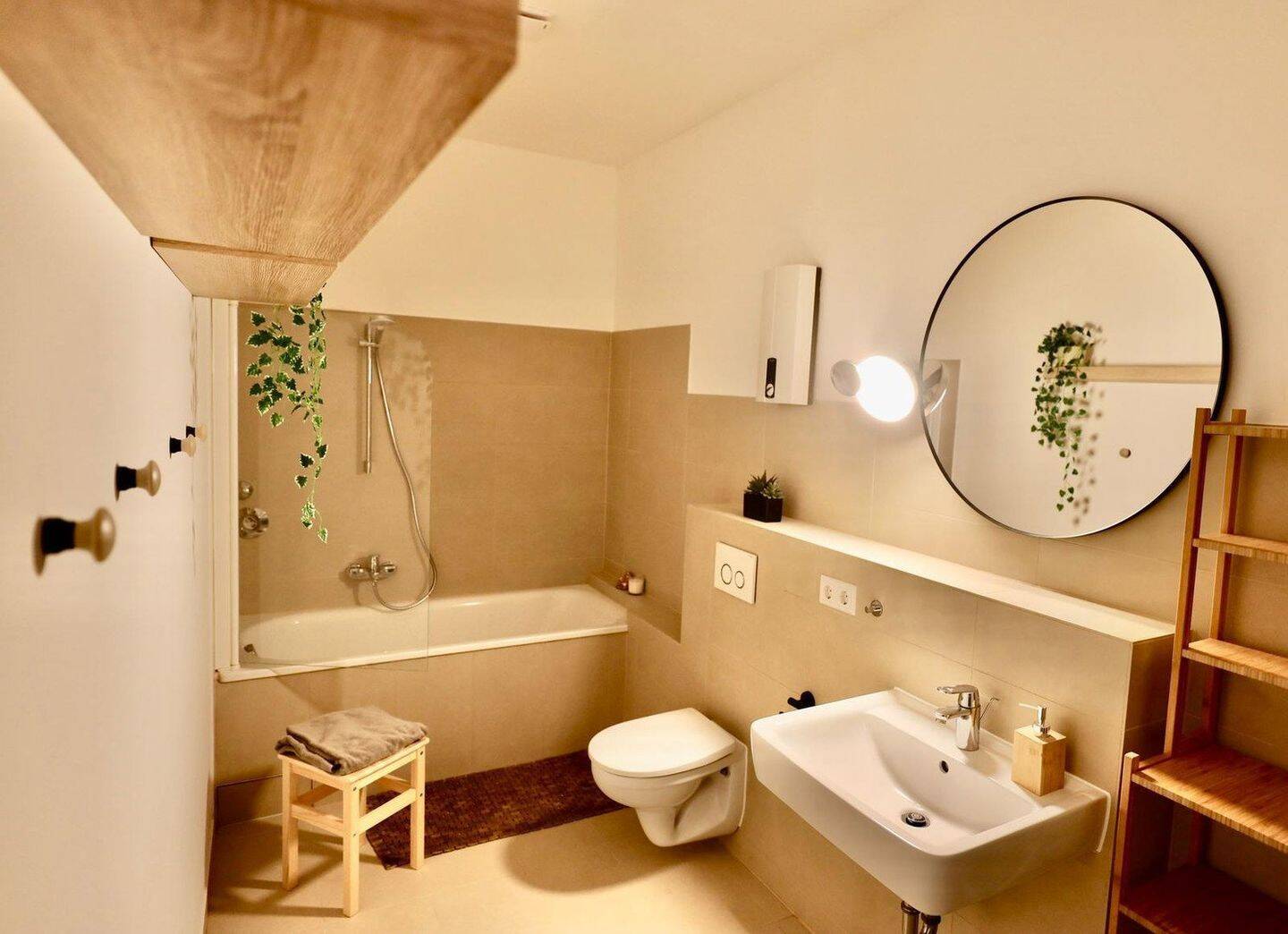 All-inclusive WG- Zimmer in charmanter 4er WG in Toplage, 40229 Düsseldorf (Eller Lierenfeld Oberbilk)