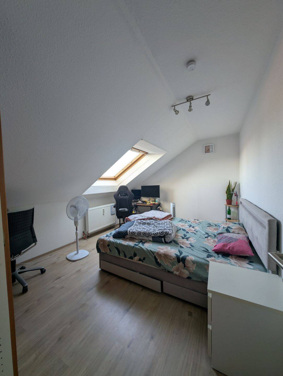 Geräumige
3-Zimmer-Maisonette-Wohnung in Ma-Neckarau, 68199 Mannheim (Almenhof Neckarau)