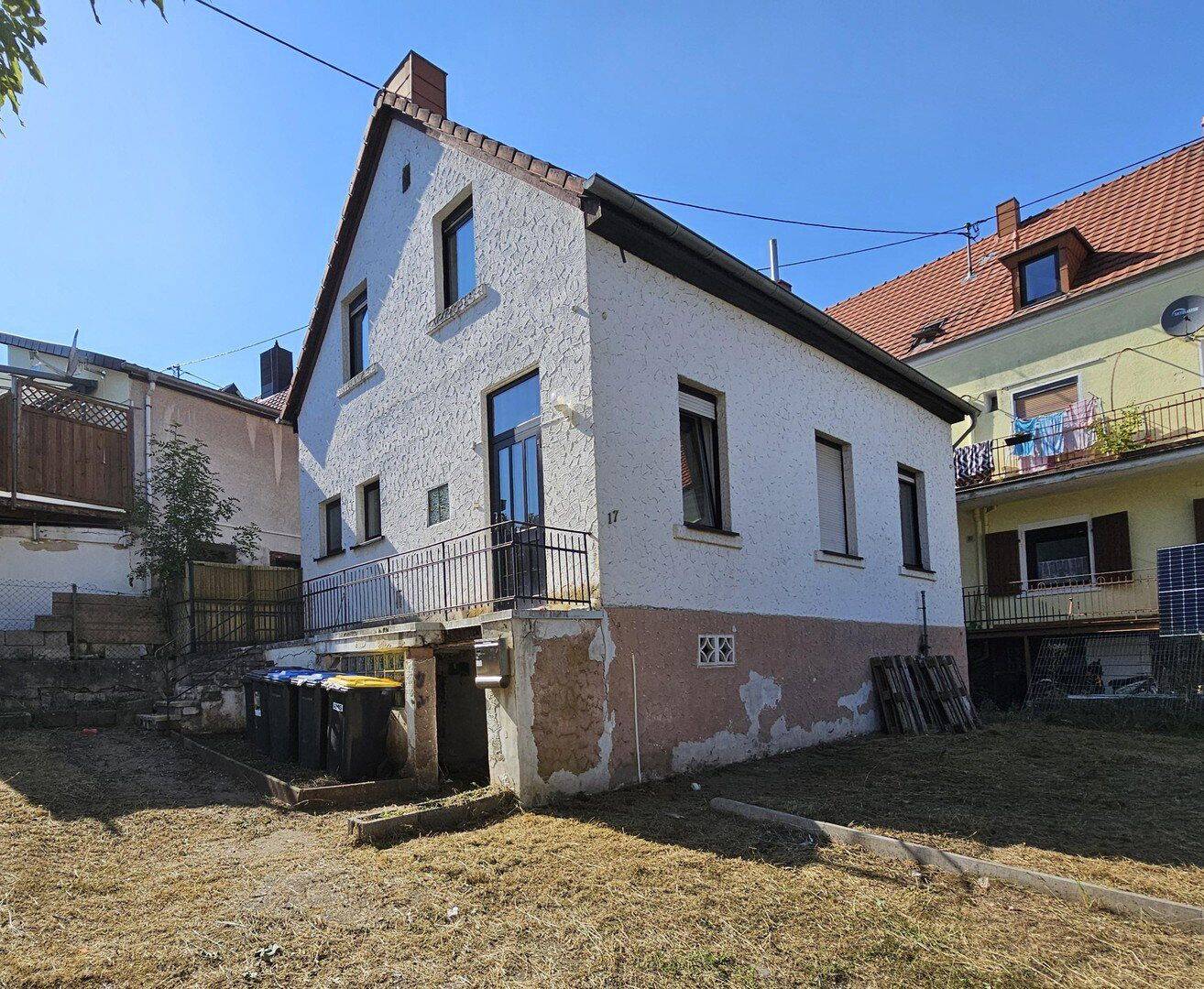 *provisionsfrei* Sanierungsbedürftiges Einfamilienhaus mit Grundstück in Schiffweiler, ruhige Lage, 66578 Schiffweiler