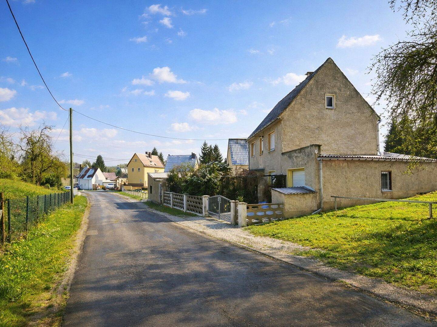 Kleines Landhaus mit Garage, Werkstatt und kleinem Garten, 4668 Grimma