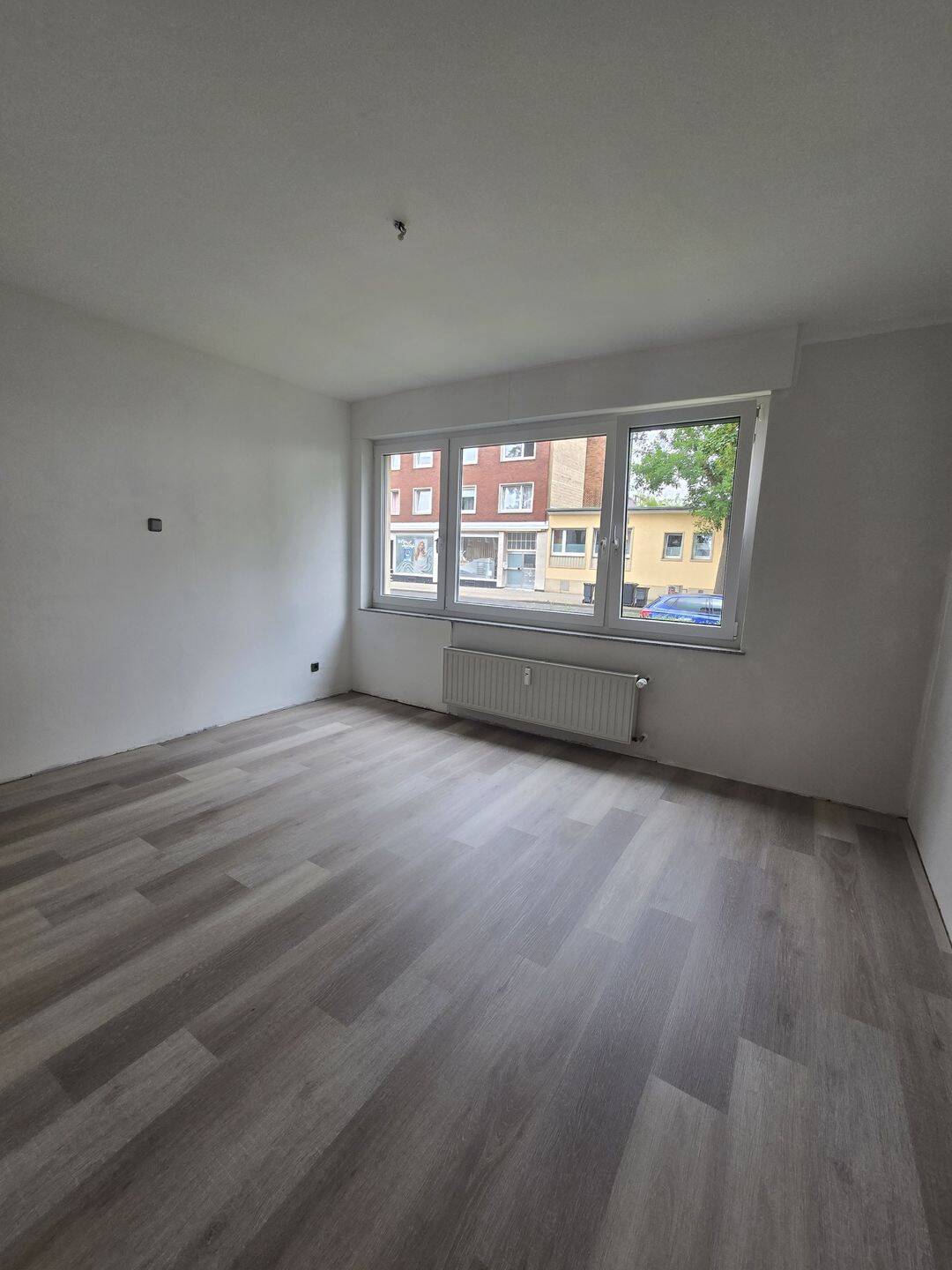 Helle 3-Zimmer-Wohnung in Düren: Modernisiert und zentral gelegen, 52349 Düren
