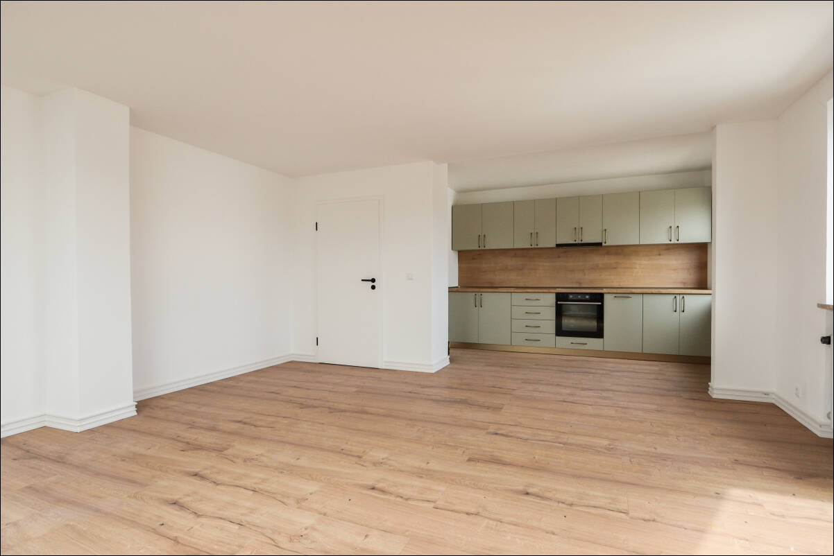 4-Zimmer-Dachgeschoss-Wohnung mit Garten und Garage, 86559 Adelzhausen