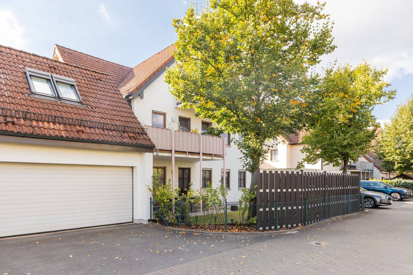 Moderne Vierzimmerwohnung in Leegebruch – Zwei Terrassen, Einbauküche, Keller, Rollläden, Stellplatz, 16767 Leegebruch