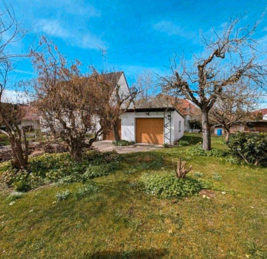 Ruhiges Einfamilienhaus freistehend mit großem Garten und Garagen, 82294 Oberschweinbach