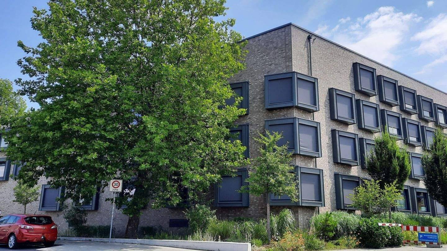 Nur für Studierende: Großzügiges möbliertes Apartment – Citynahe Lage, 91054 Erlangen (Burgberg Erlangen-Nord Erlangen-Ost Innenstadt Sieglitzhof)
