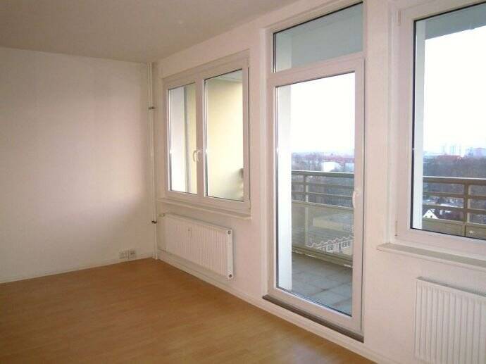 Sonnige 3-Zi-Whg mit EBK und Süd-Balkon in saniertem Wohnhaus, 10367 Berlin (Lichtenberg Hohenschönhausen Lichtenberg)