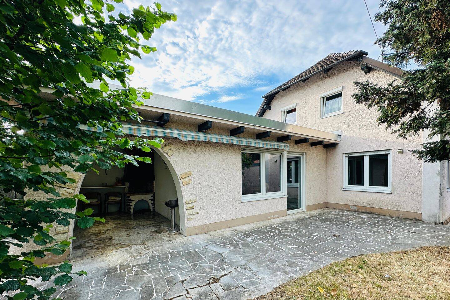Seltene Gelegenheit nahe Ingolstadt | Freistehendes Haus mit Garten & Garage, 85139 Wettstetten