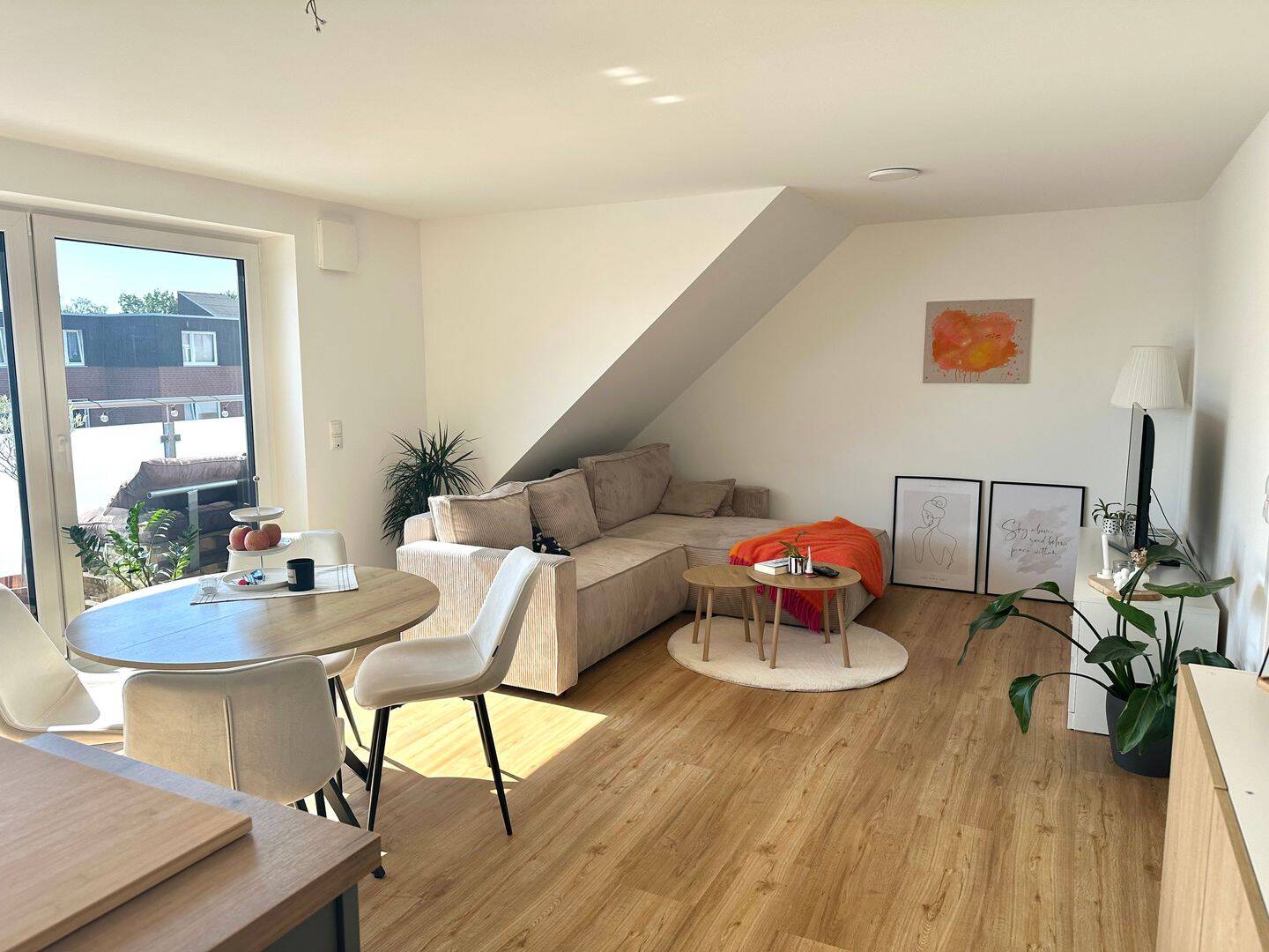 Helle & modernisierte 2-Zimmer-Wohnung mit großem Balkon in Donnerschwee, 26123 Oldenburg (Oldb) (Bürgerfelde Donnerschwee Nadorst)
