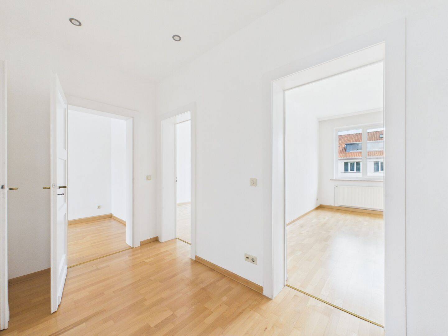 3-Zimmer – Süd-West-Balkon – Echtholzparkett – EBK – Hannover, 30655 Hannover
