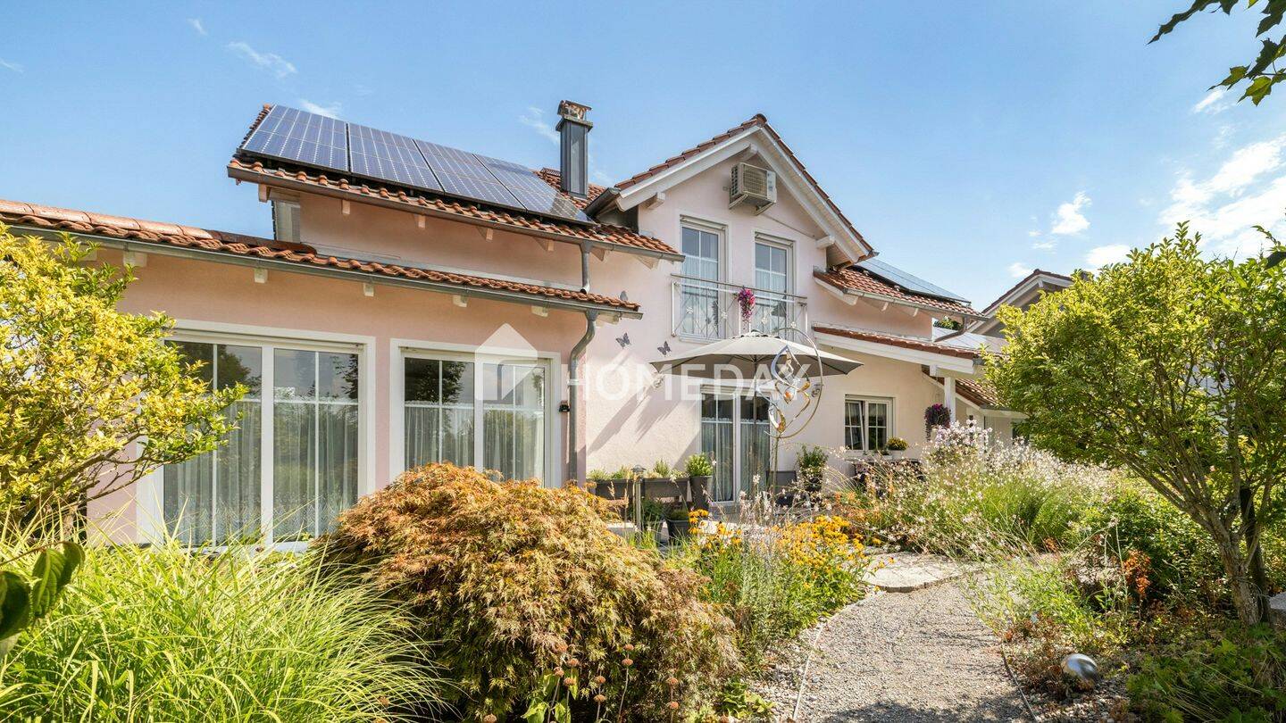 Energieeffizienz A+: Hochwertiges Energiesparhaus mit 5 Zimmern, Traumgarten, PV und Doppelgarage, 84307 Eggenfelden