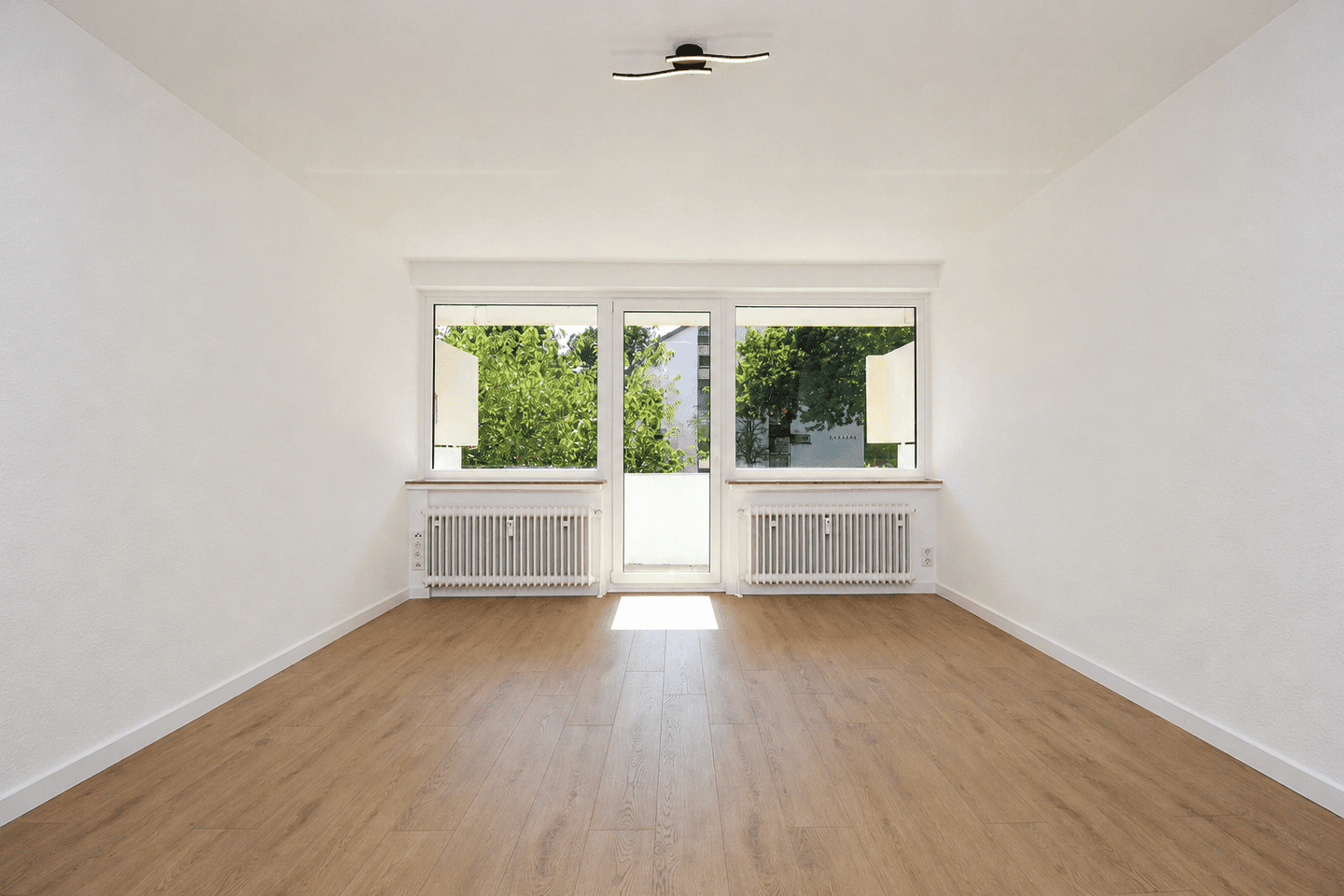 Provisionsfrei: Sofort bezugsfertige, modernisierte 1-Zimmer-Wohnung mit Balkon | Bremen-Walle, 28219 Bremen