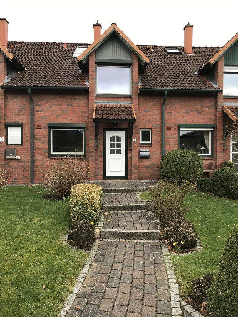 Charmant, gemütlich, mittendrin – Reihenhaus mit Terrasse und Garten im Ortskern Hittfeld, 21218 Seevetal
