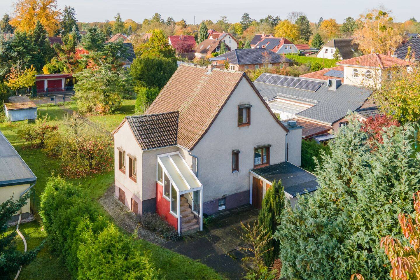 Keller, Garage, Schuppen, großer Garten u.v.m.: Sanierungsbedürftiges Einfamilienhaus in Neuenhagen, 15366 Neuenhagen bei Berlin