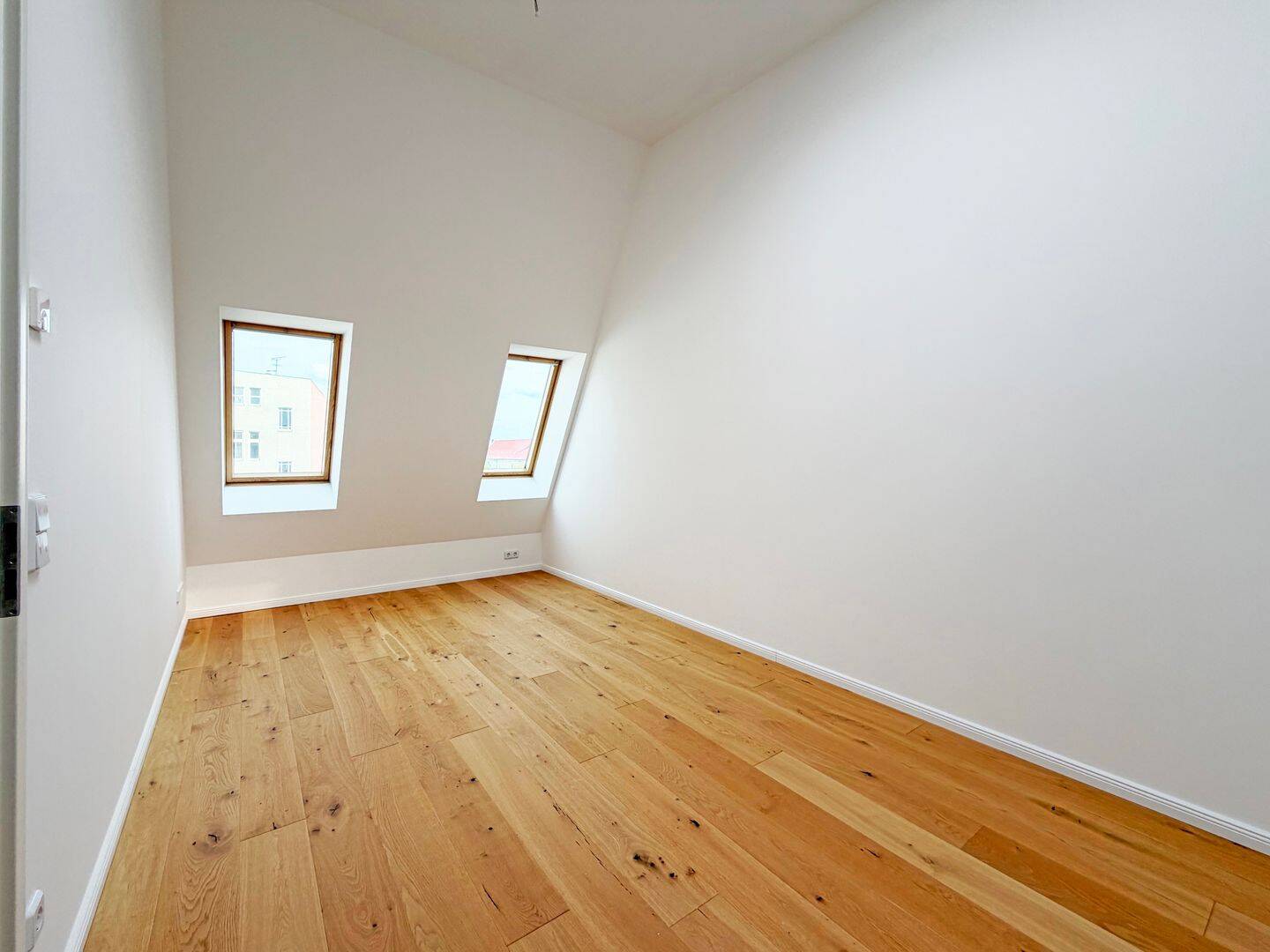 Frisch Dachgeschosswohnung – ohne Aufzug!, 10713 Berlin (Charlottenburg-Wilmersdorf Halensee Wilmersdorf)