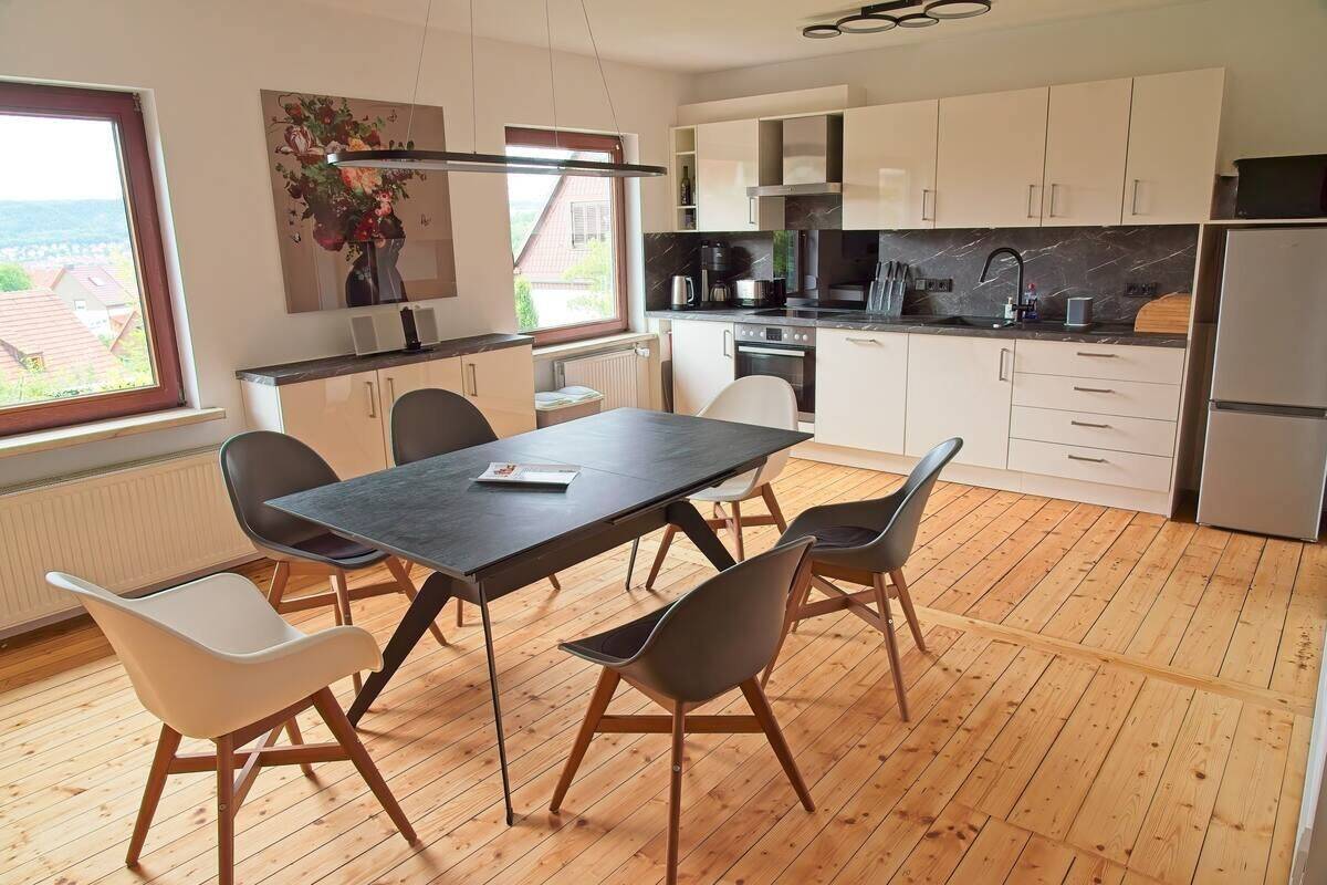 Haus zur Miete, 3 Zimmer, 90 m², in Jena, 7749 Jena
