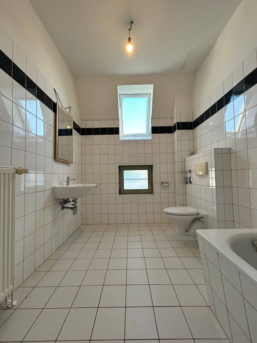 Einbauküche, zwei Balkone, Tageslichtbad mit Wanne!!!, 39112 Magdeburg (Leipziger Str. Sudenburg)
