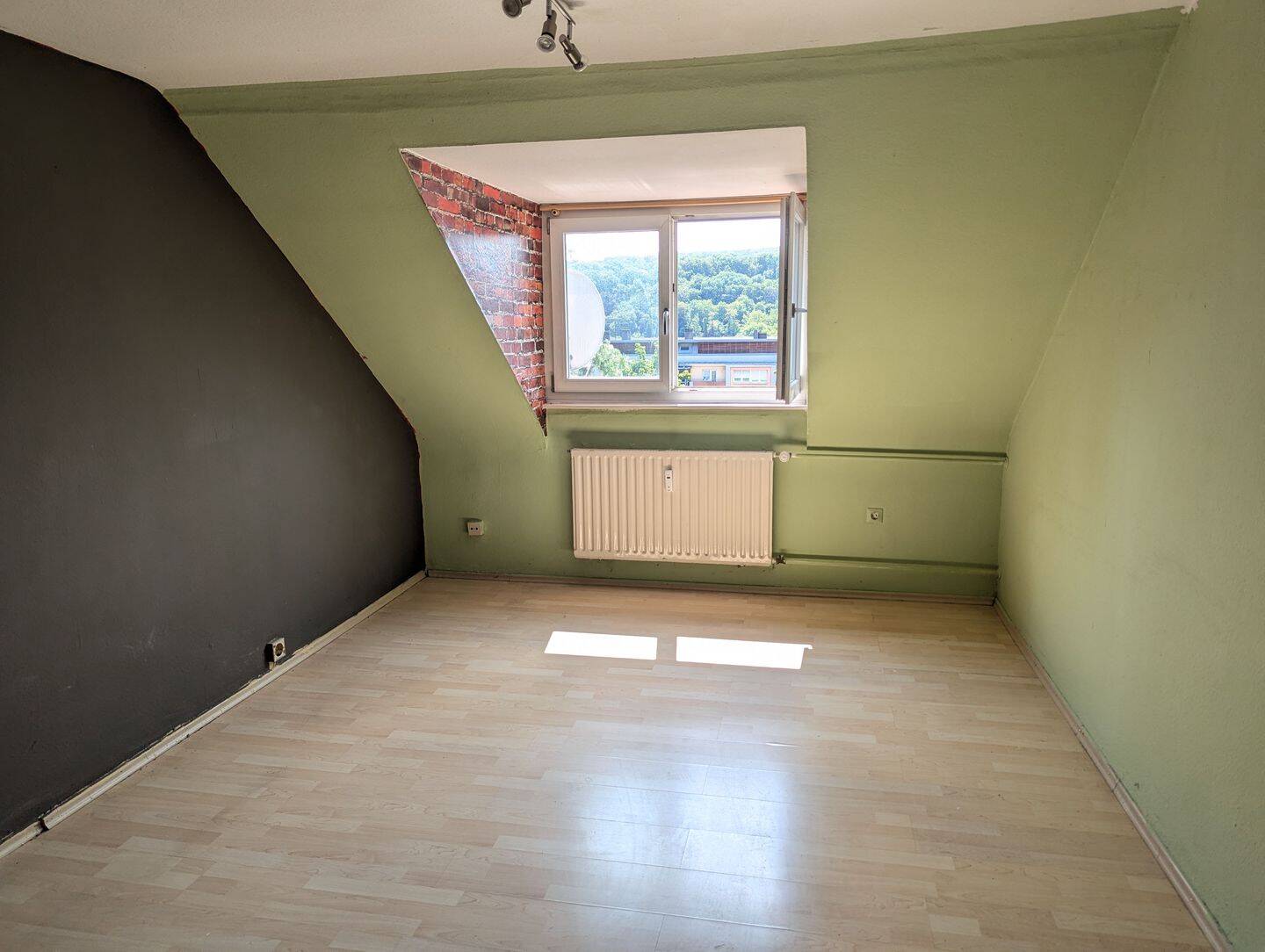 2-Zimmer-DG-Apartment in Oststadt, 75175 Pforzheim